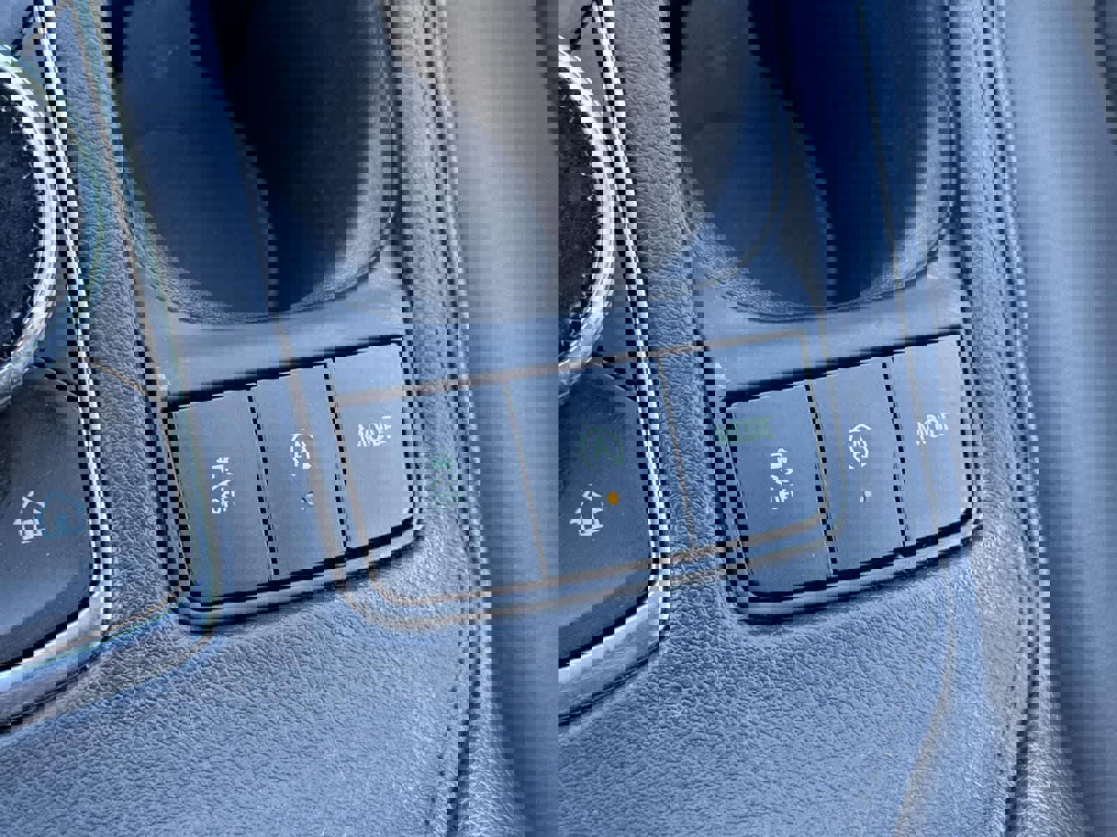 Used 2024 Cadillac XT4 Premium Luxury image 17