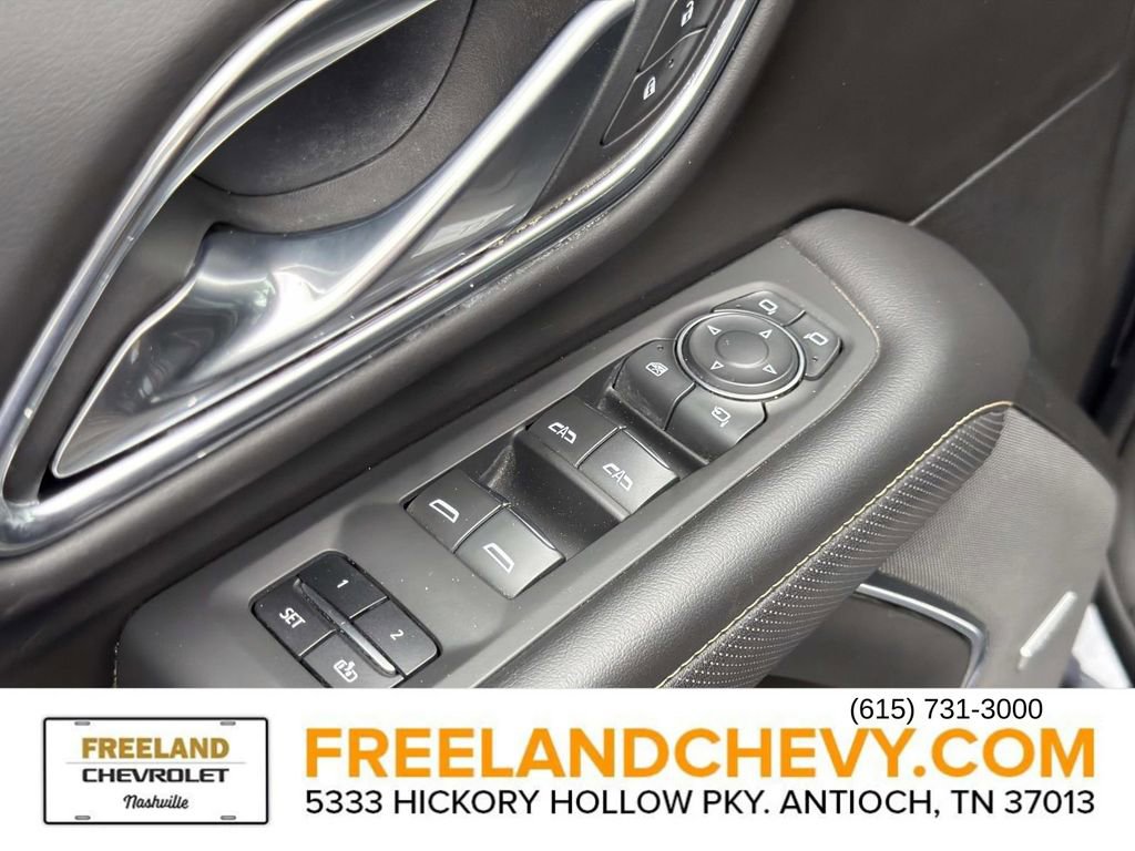 Used 2023 Chevrolet Suburban Premier image 22