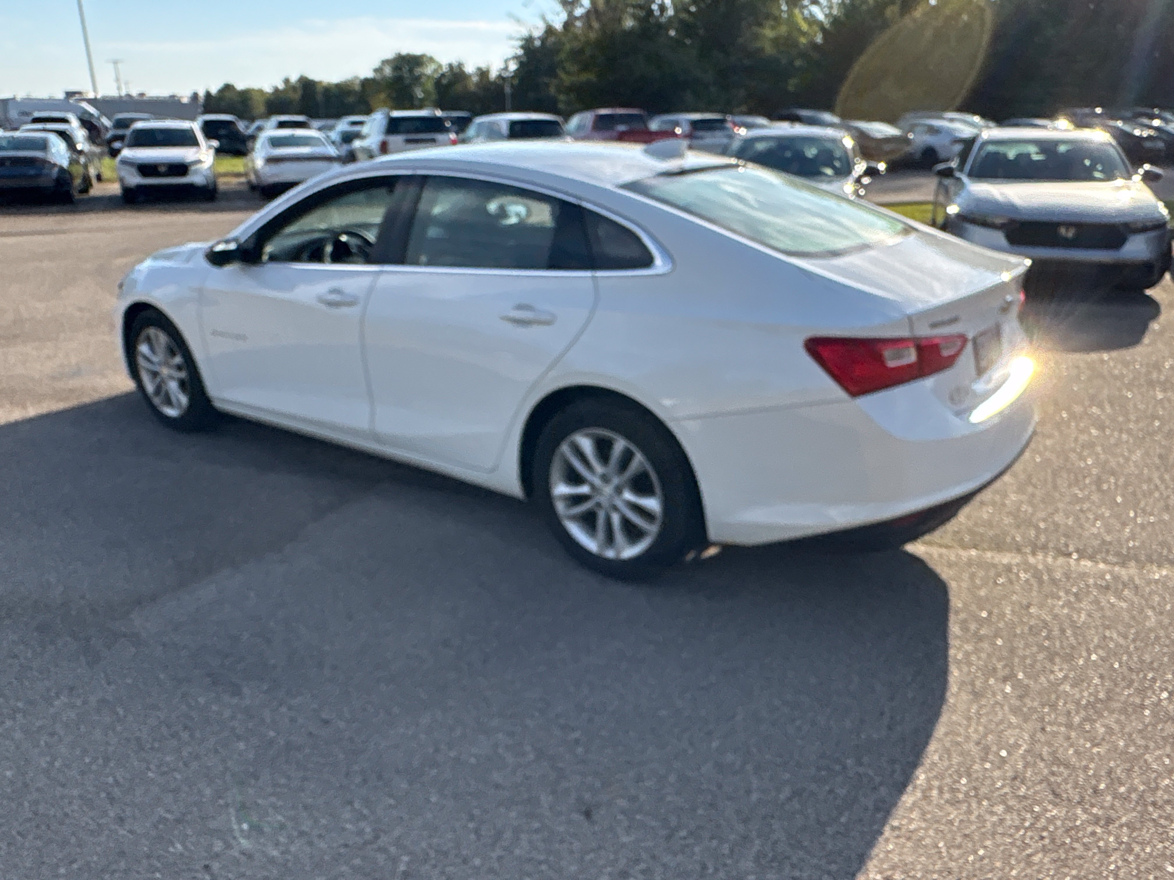 Used 2016 Chevrolet Malibu LT FWD image 8