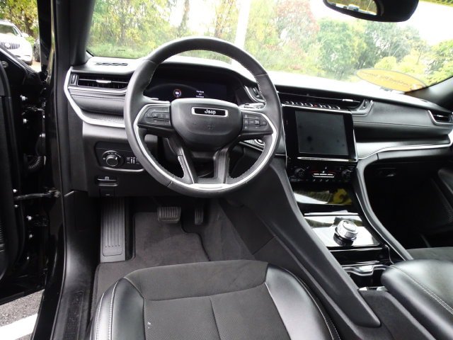 Certified 2023 Jeep Grand Cherokee L Altitude AWD/4WD image 6