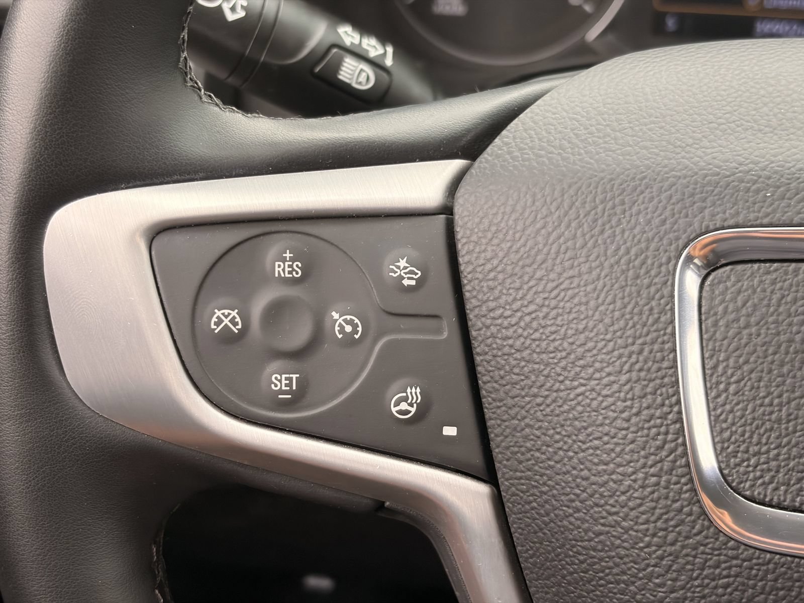 Used 2023 GMC Terrain SLT FWD image 29