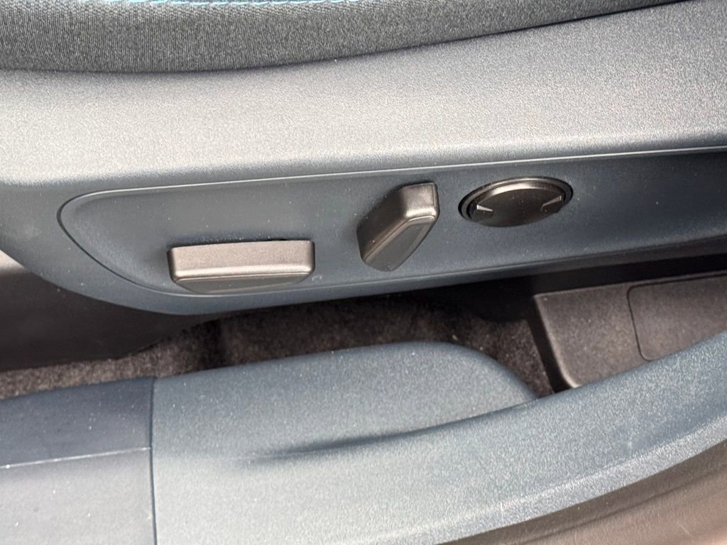 Used 2025 Ford Maverick XLT w/ XLT Luxury Package image 18