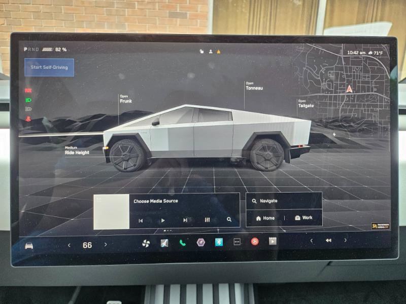 Used 2024 Tesla Cybertruck AWD Crew Cab image 45