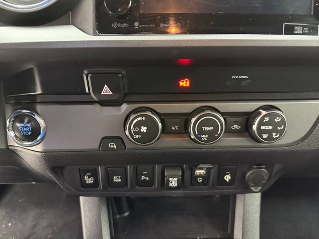 Used 2019 Toyota Tacoma TRD Off-Road image 14