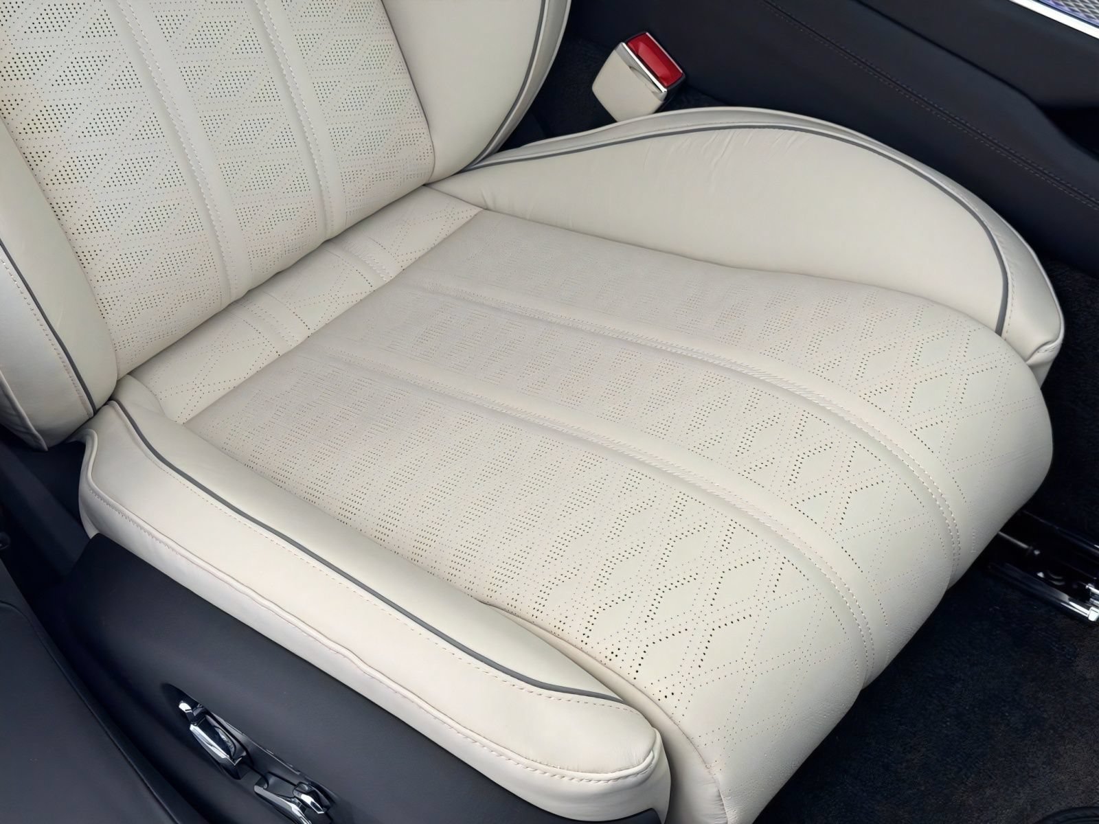 New 2026 Bentley Flying Spur Plug-In Hybrid AWD/4WD image 53