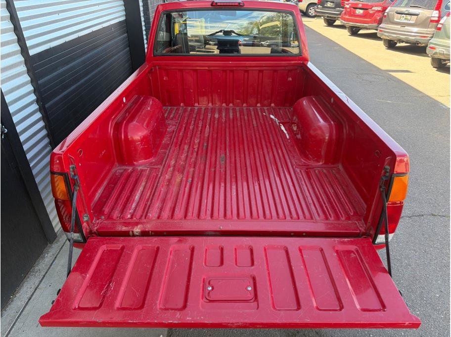 Used 1995 Nissan Pickup 2WD Regular Cab image 19