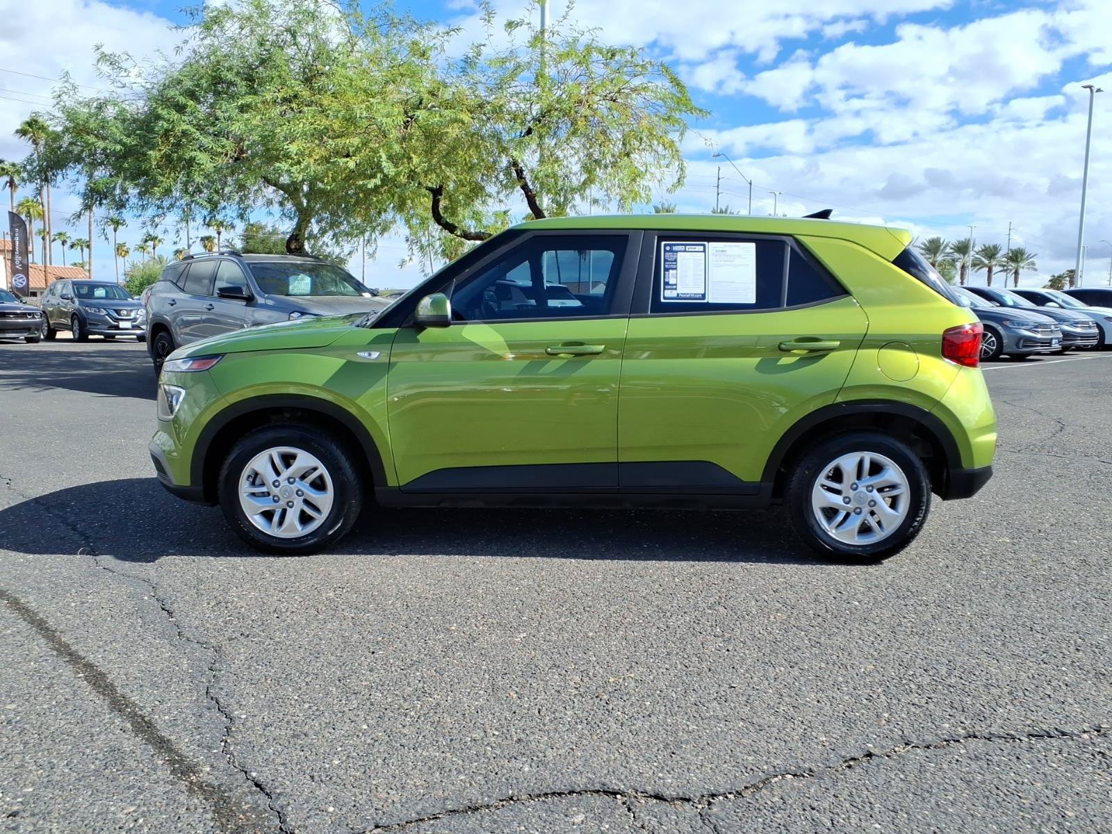 Used 2022 Hyundai Venue SE FWD image 7