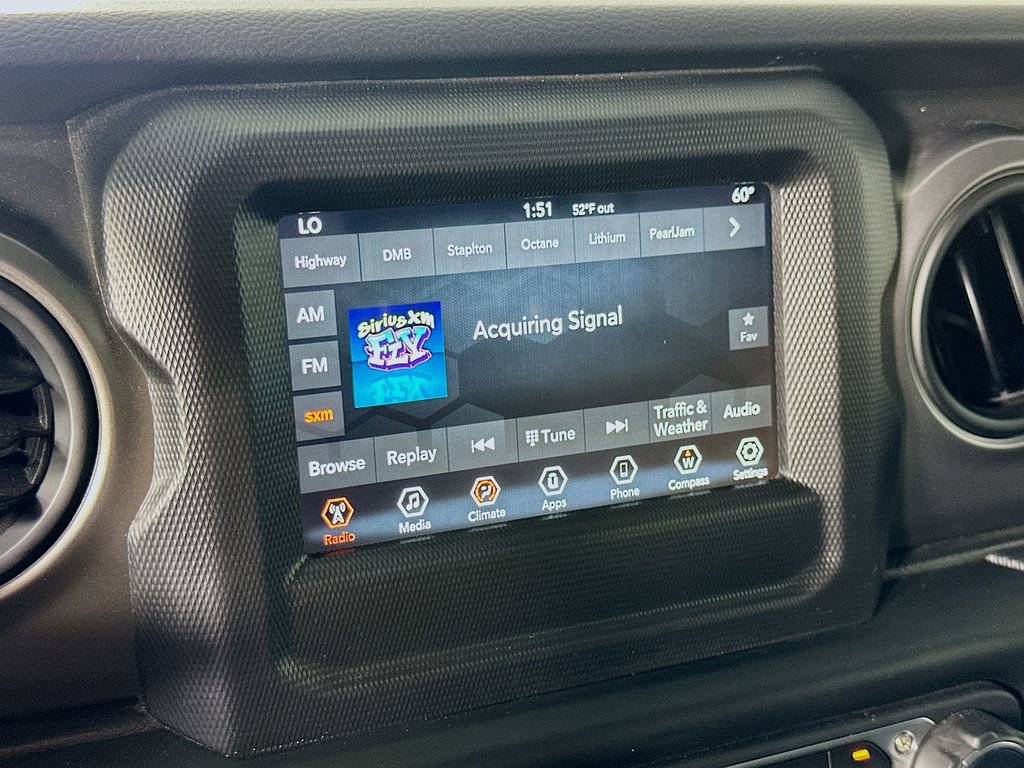 Used 2022 Jeep Gladiator Willys image 27