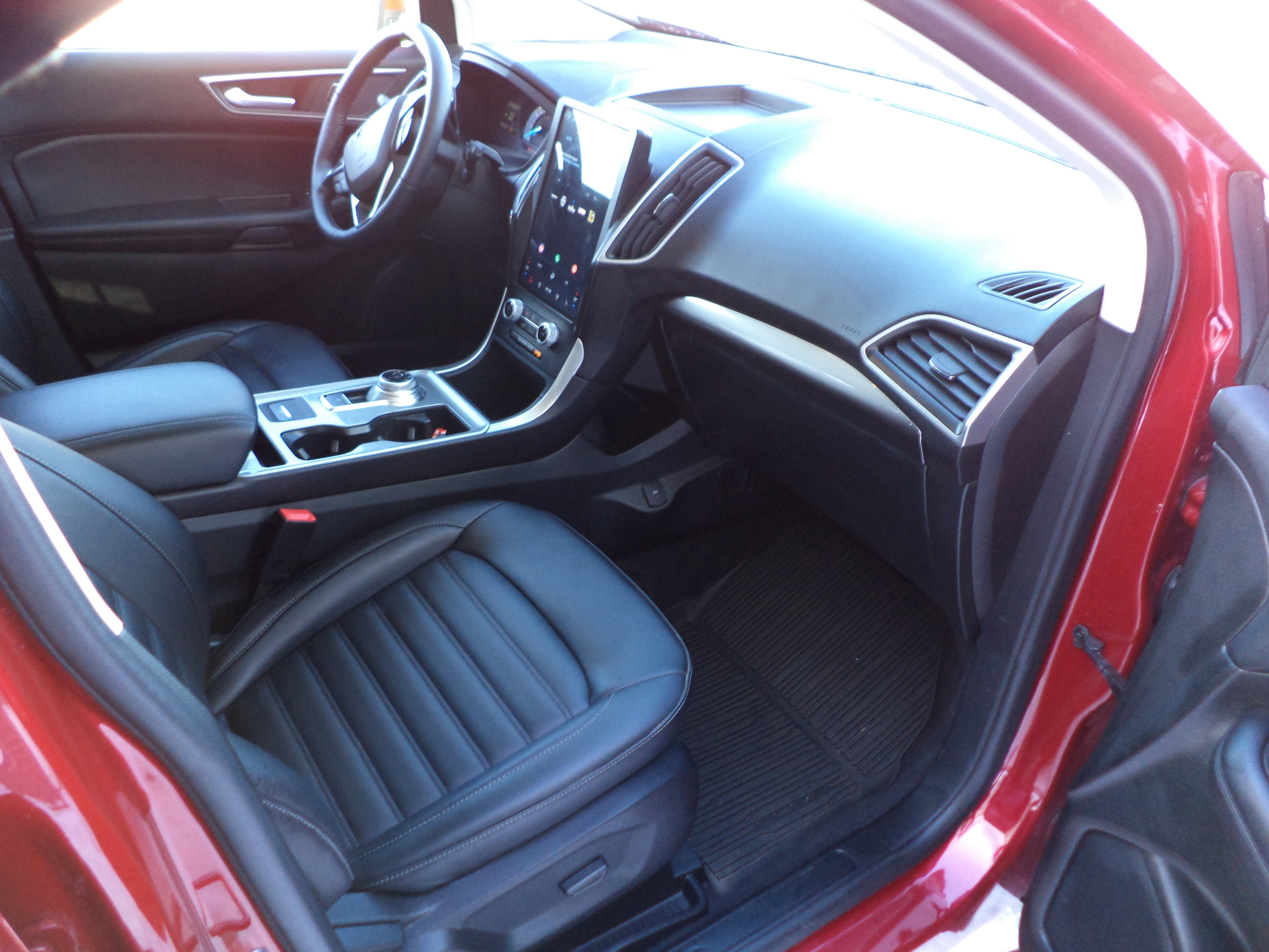 Used 2024 Ford Edge SEL w/ Convenience Package image 8