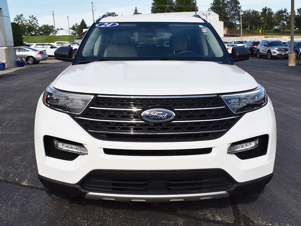Used 2024 Ford Explorer XLT w/ Equipment Group 202A AWD/4WD image 25