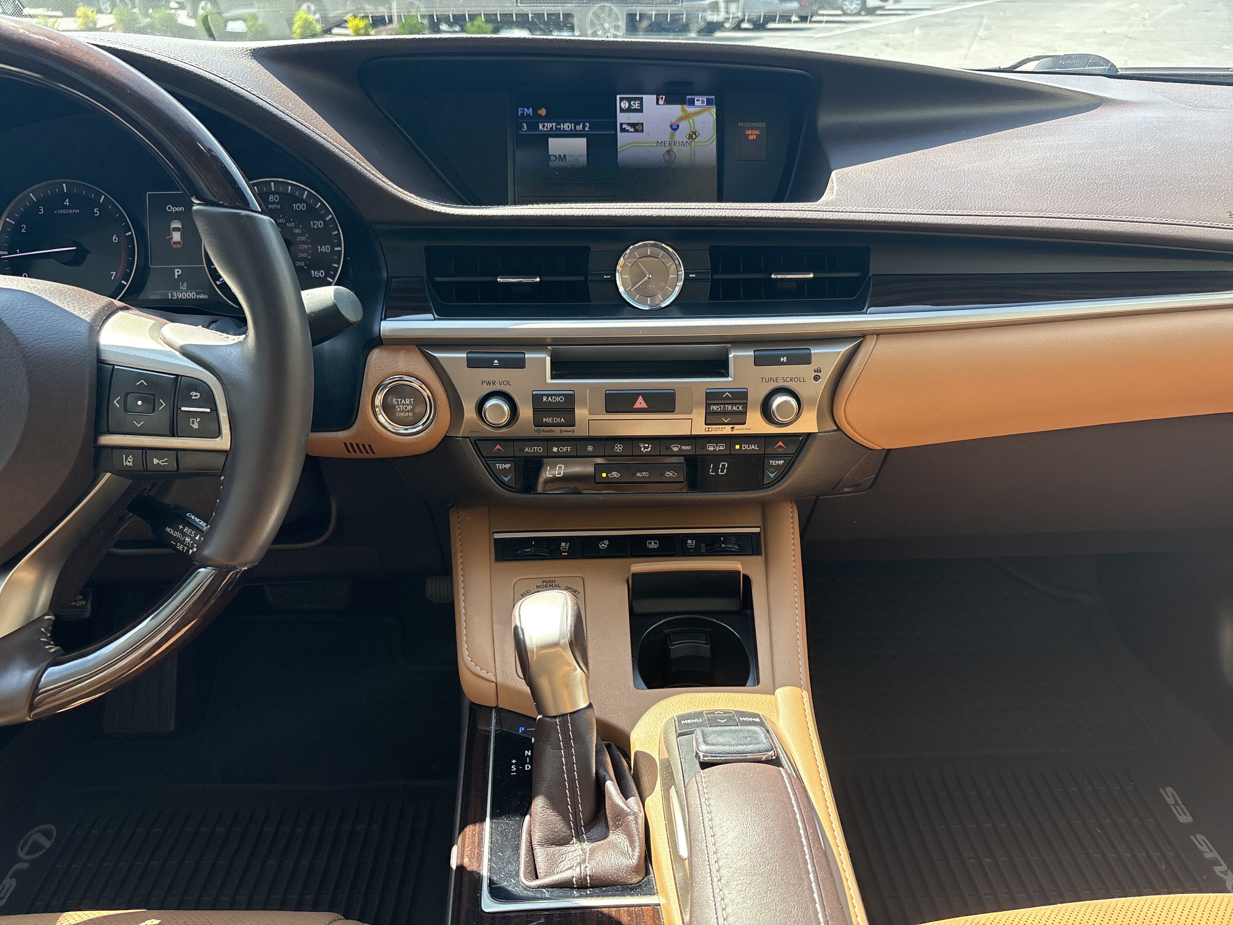 Used 2016 Lexus ES 350 w/ Luxury Package w/Wood Trim FWD image 30
