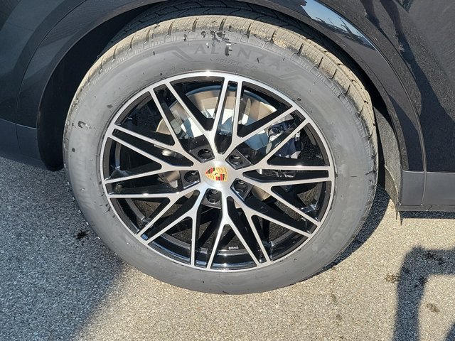 New 2026 Porsche Cayenne AWD/4WD image 12