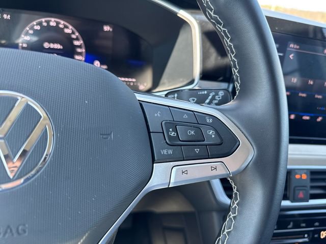 Used 2025 Volkswagen Taos SE image 18