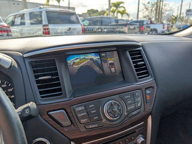 Used 2018 Nissan Pathfinder Platinum image 21