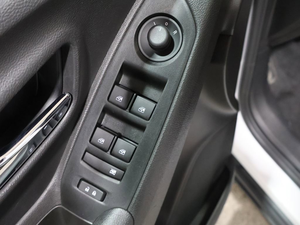 Used 2020 Chevrolet Trax LT w/ LT Convenience Package image 14