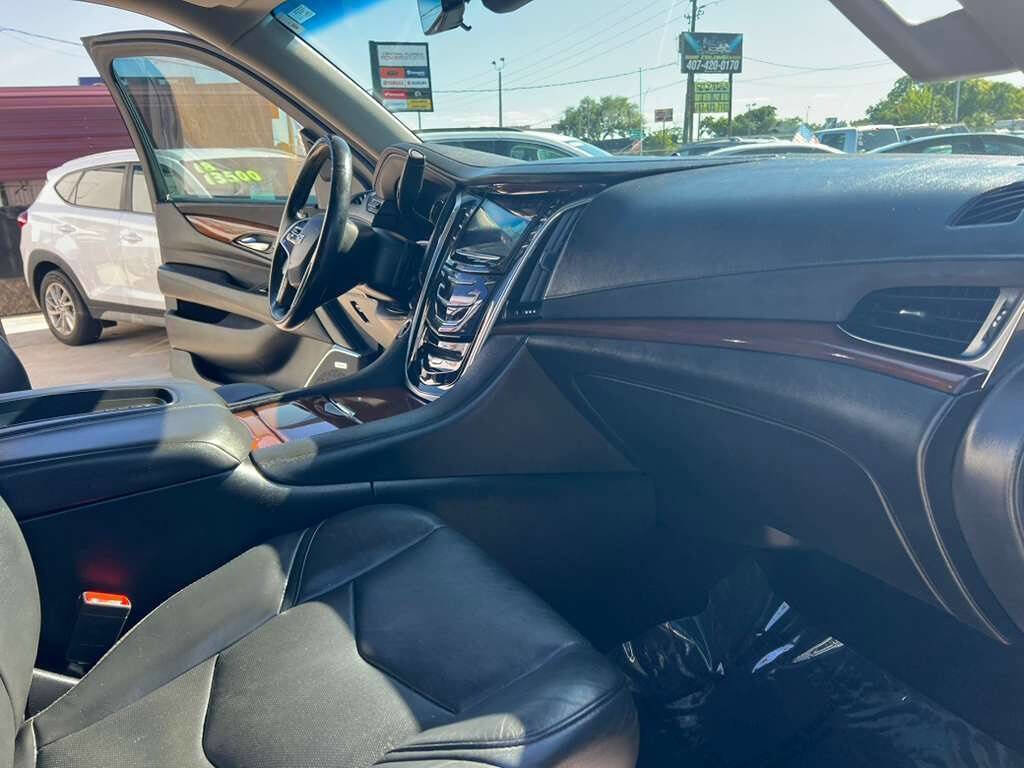 Used 2018 Cadillac Escalade Premium Luxury RWD image 14