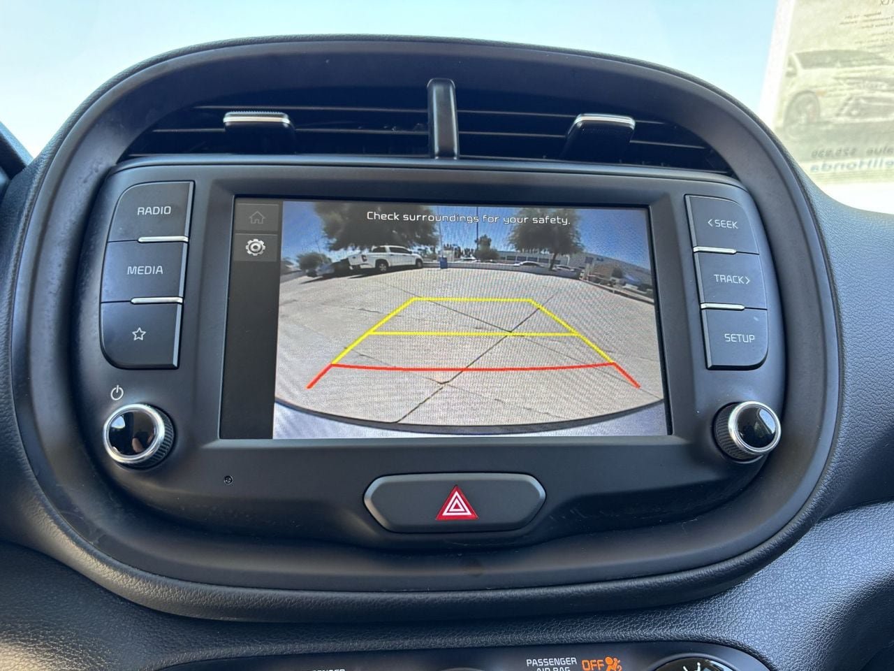 Used 2025 Kia Soul LX w/ LX Technology Package FWD image 21