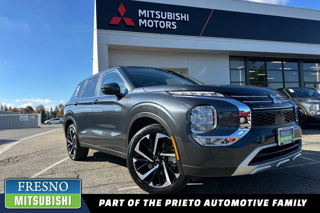 New 2025 Mitsubishi Outlander SE image 1