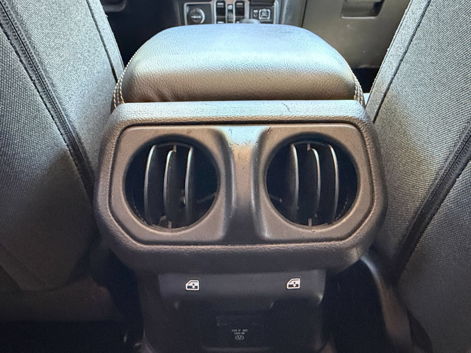Used 2025 Jeep Wrangler Unlimited Sahara AWD/4WD image 22