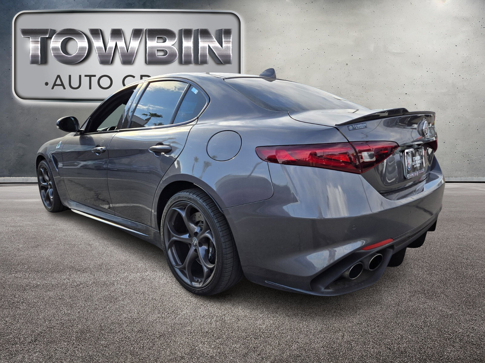Used 2019 Alfa Romeo Giulia Quadrifoglio RWD image 6