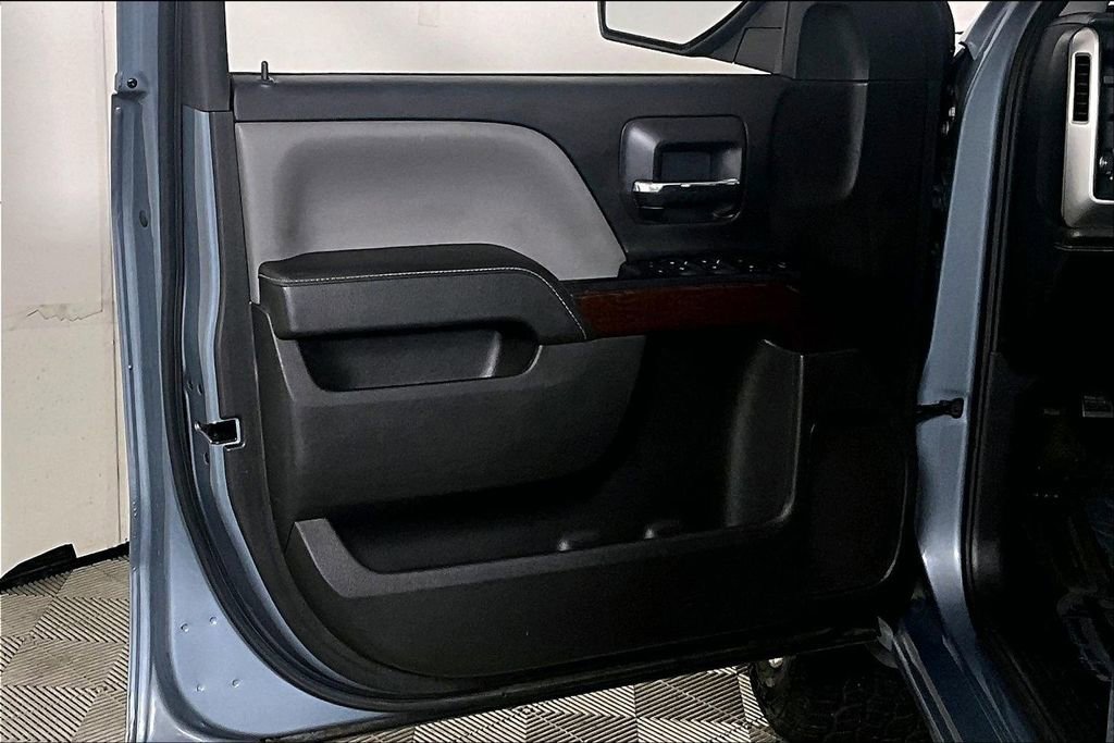 Used 2016 GMC Sierra 1500 SLE w/ SLE Value Package image 21