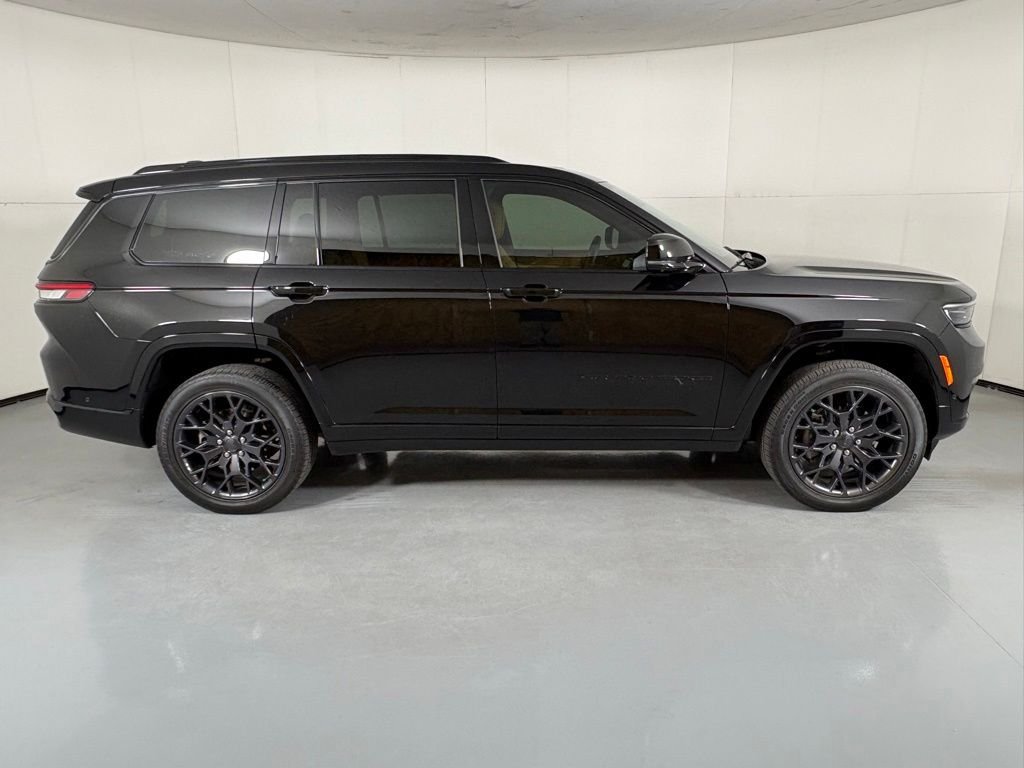 Used 2025 Jeep Grand Cherokee L Summit AWD/4WD image 9