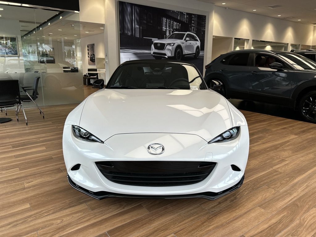 New 2026 MAZDA MX-5 Miata Club w/ Appearance Package RWD image 3