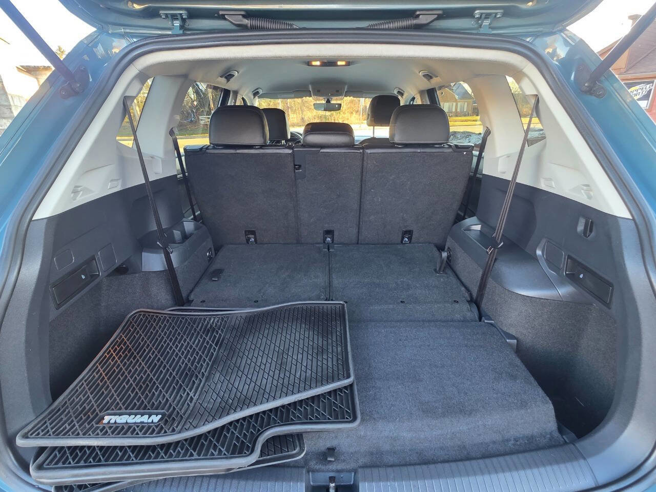 Used 2021 Volkswagen Tiguan SE 4dr SUV image 26