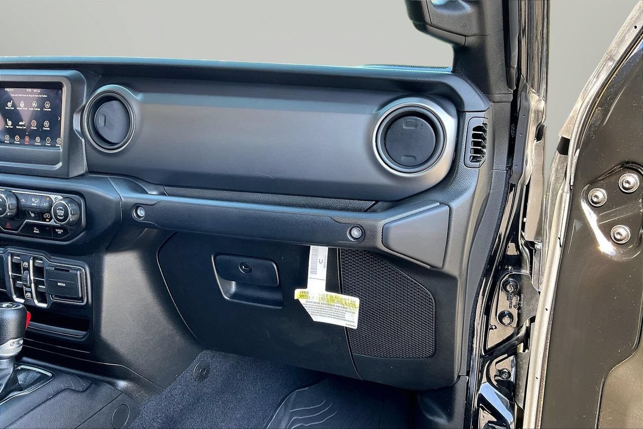Used 2023 Jeep Gladiator Sport AWD/4WD image 19