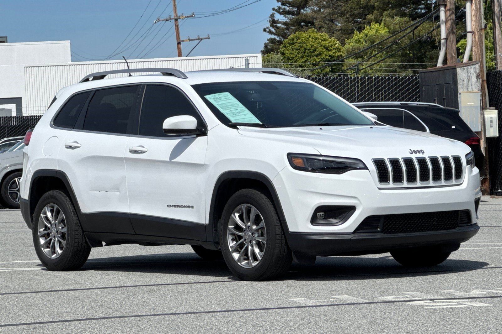 Used 2020 Jeep Cherokee Latitude Plus w/ Comfort/Convenience Group FWD image 6