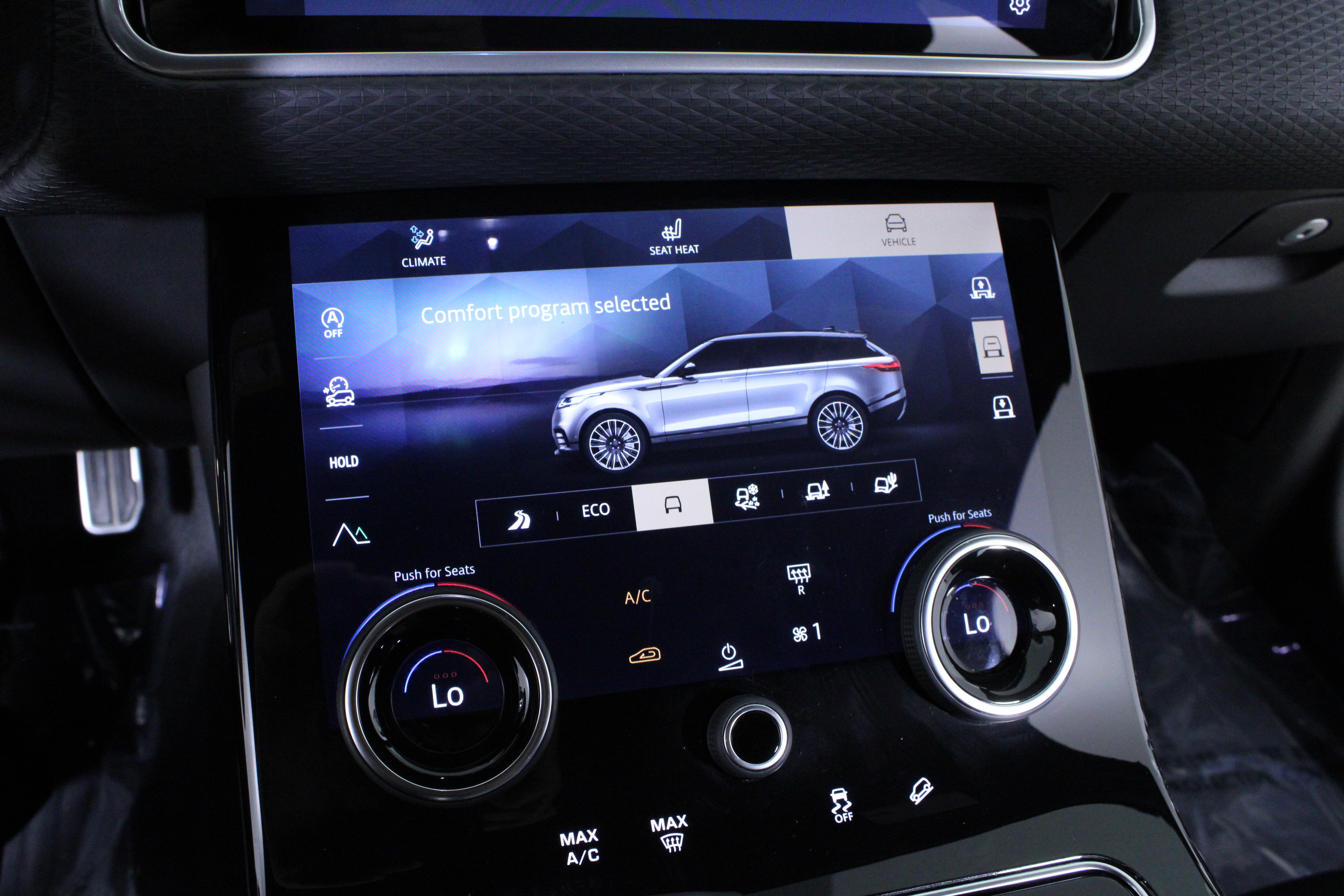 Used 2023 Land Rover Range Rover Velar R-Dynamic S image 28