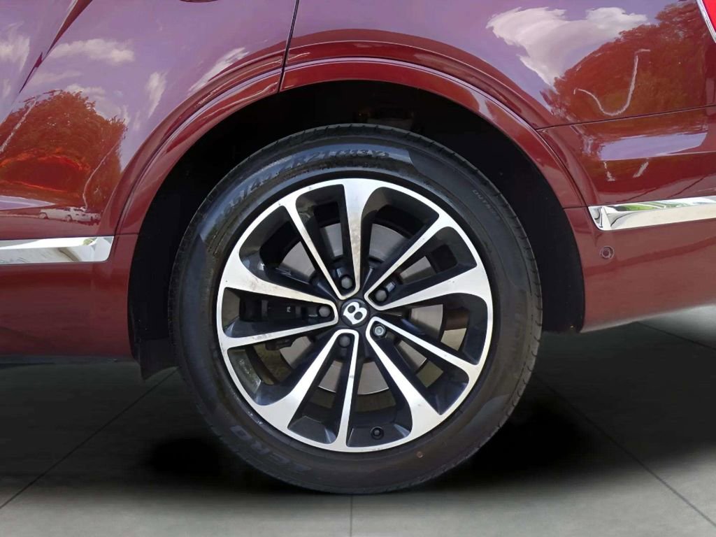Used 2017 Bentley Bentayga AWD/4WD image 39
