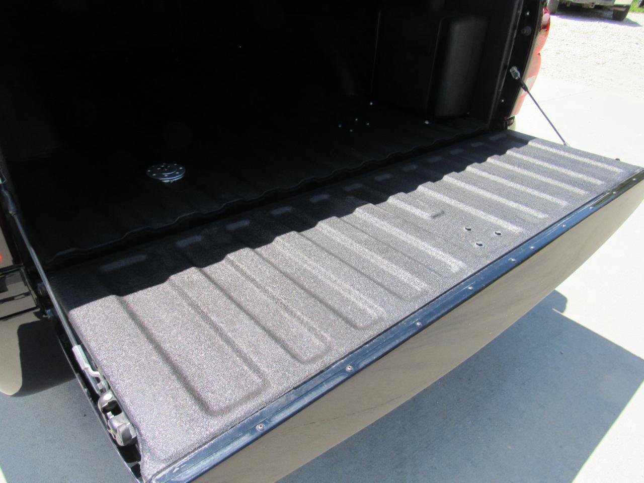 Used 2004 Chevrolet Silverado 1500 SS AWD/4WD image 14