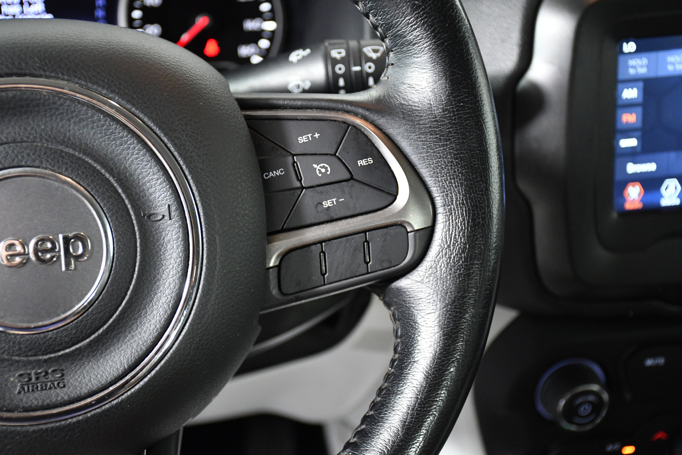 Used 2020 Jeep Renegade Limited image 13