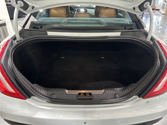 Used 2016 Jaguar XJ R-Sport RWD image 39