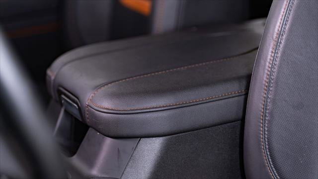 Used 2025 GMC Sierra 1500 AT4 image 24