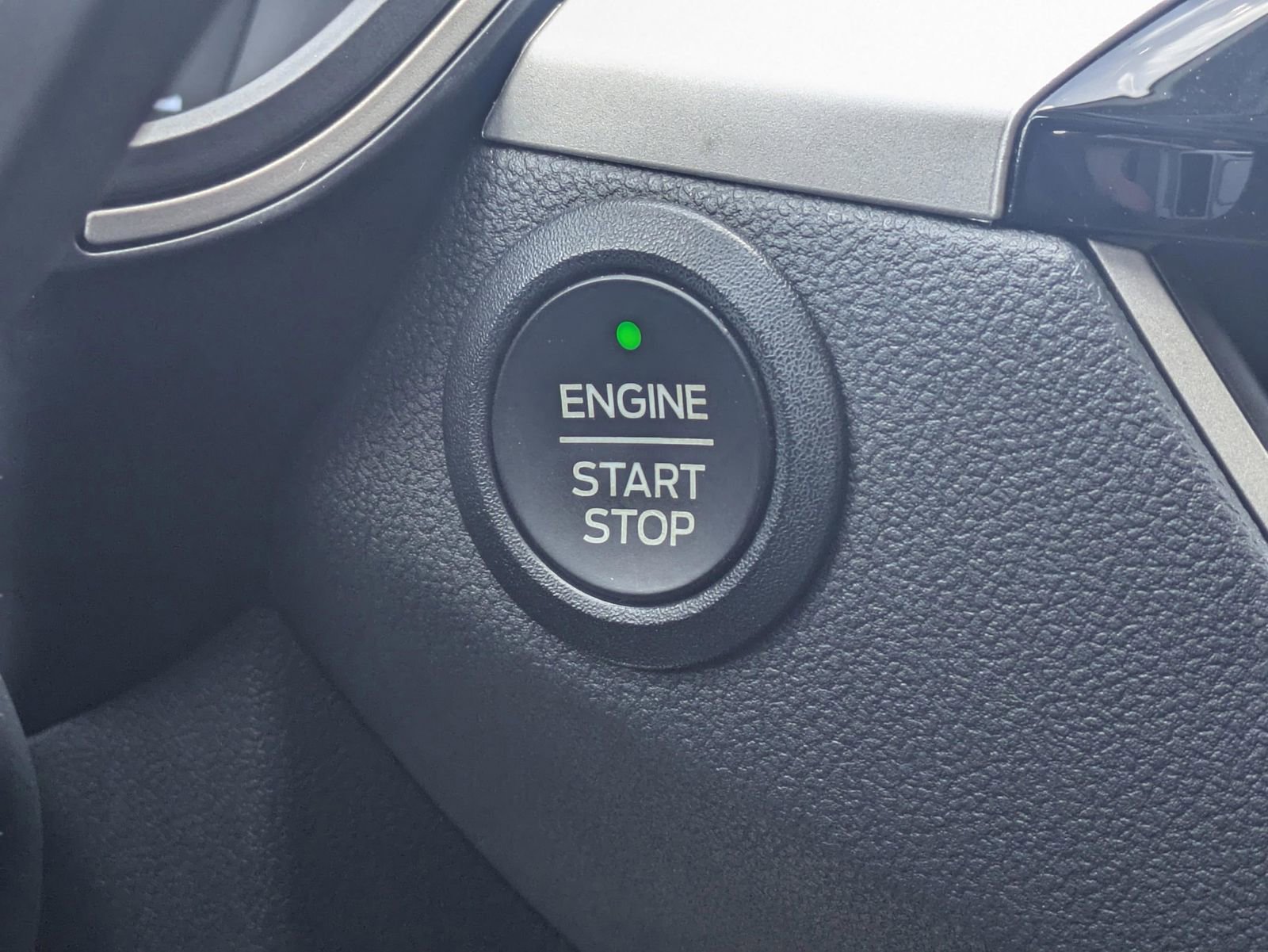 Used 2022 Ford Escape SE w/ SE Sport Appearance Package FWD image 35