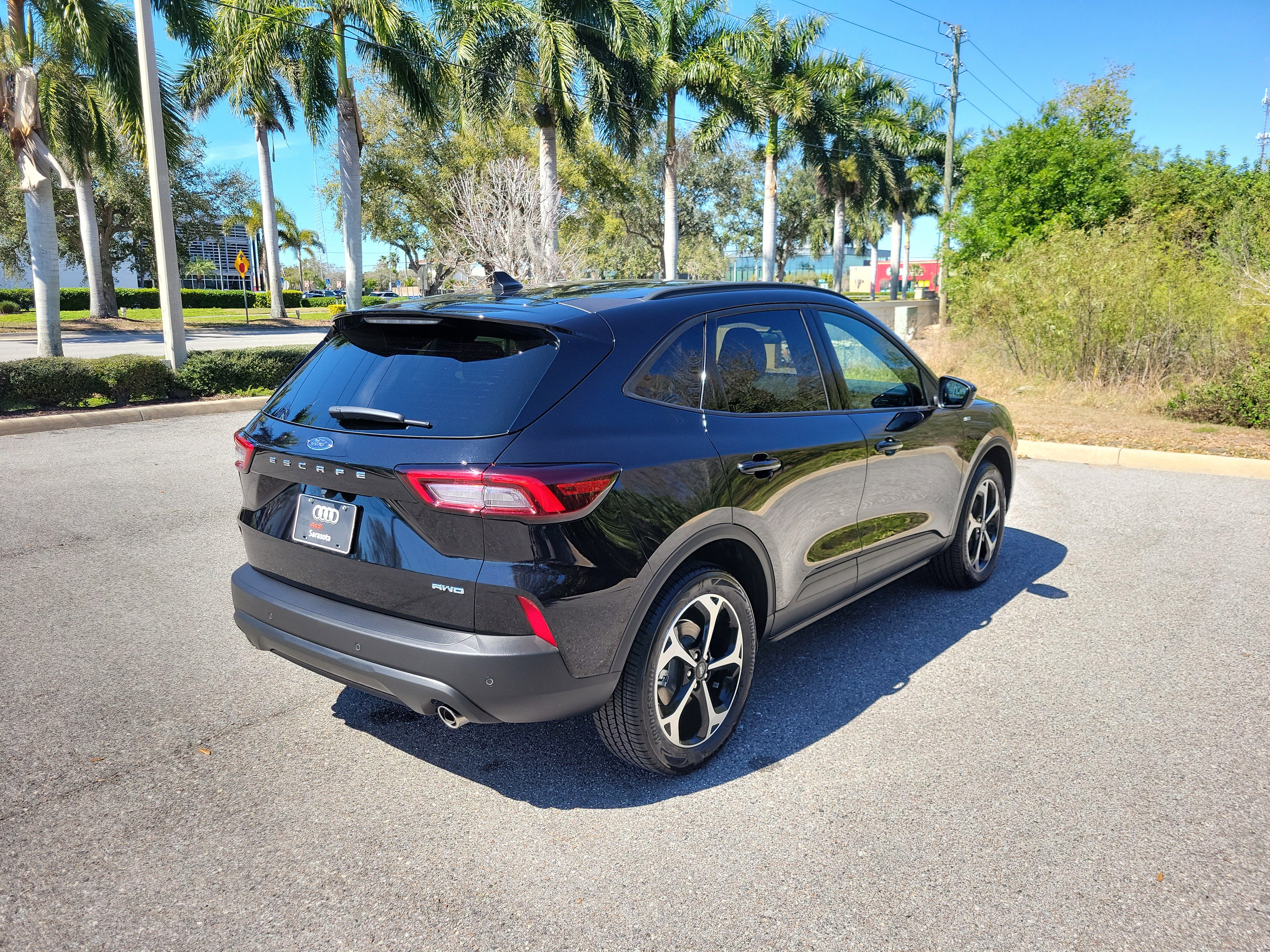 Used 2025 Ford Escape ST-Line Select w/ Tech Pack #1 image 4