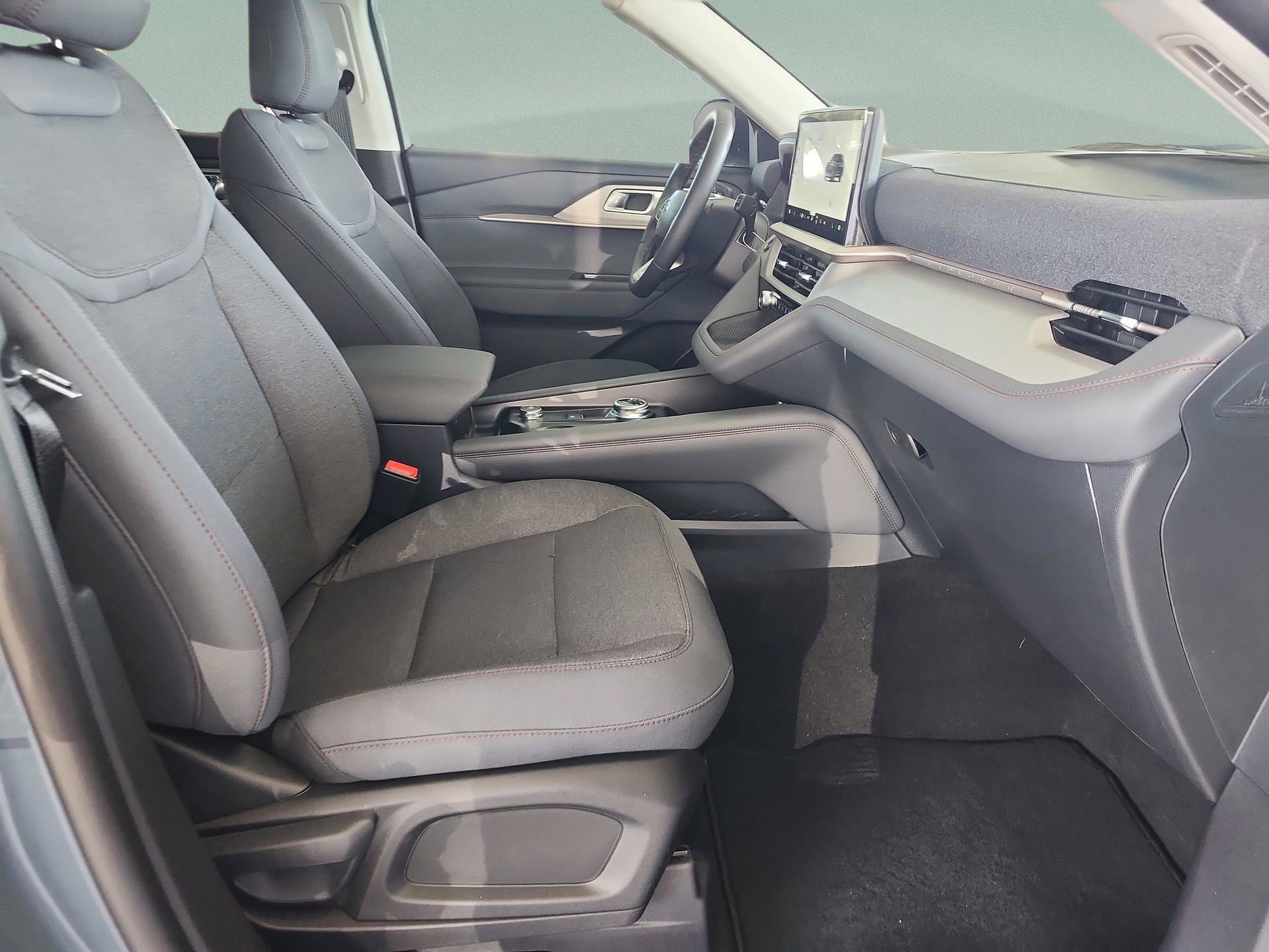 New 2026 Ford Explorer Active image 18