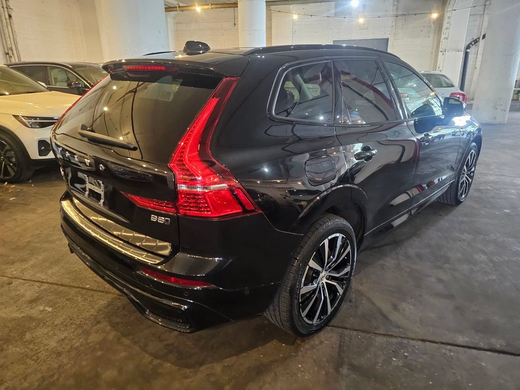 Certified 2023 Volvo XC60 B5 Plus w/ Climate Package AWD/4WD image 4