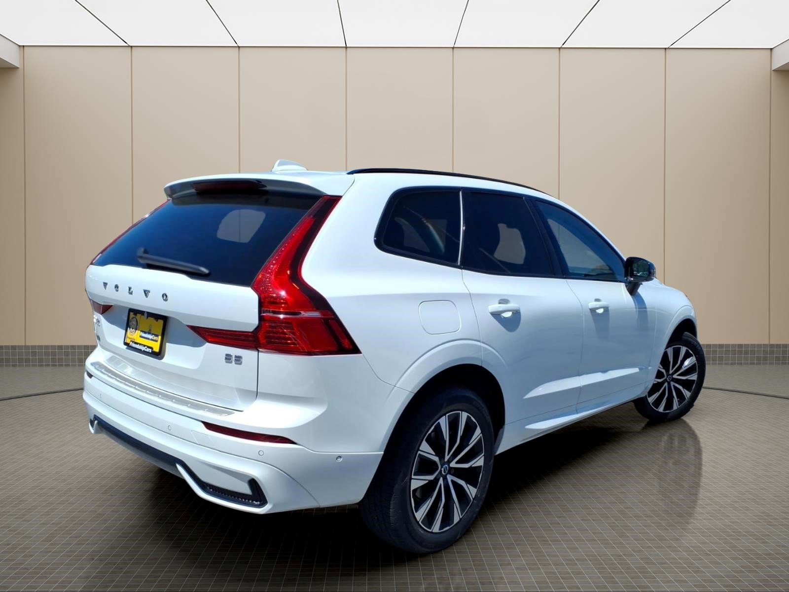 Used 2024 Volvo XC60 B5 Plus w/ Protection Package Premier AWD/4WD image 8