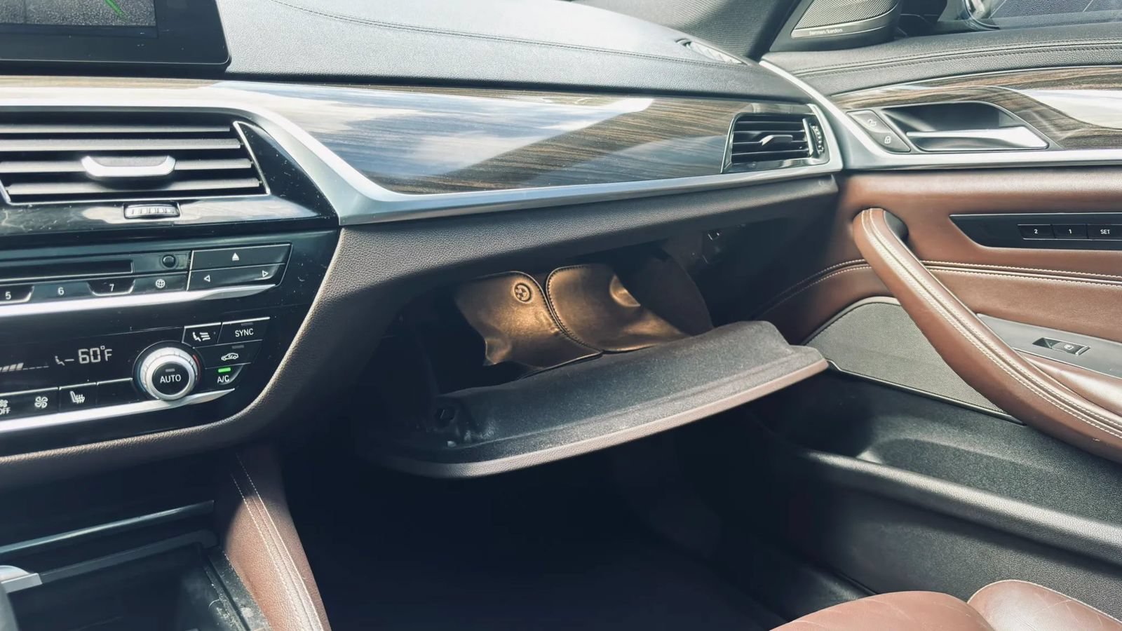 Used 2018 BMW 530i xDrive AWD/4WD image 18