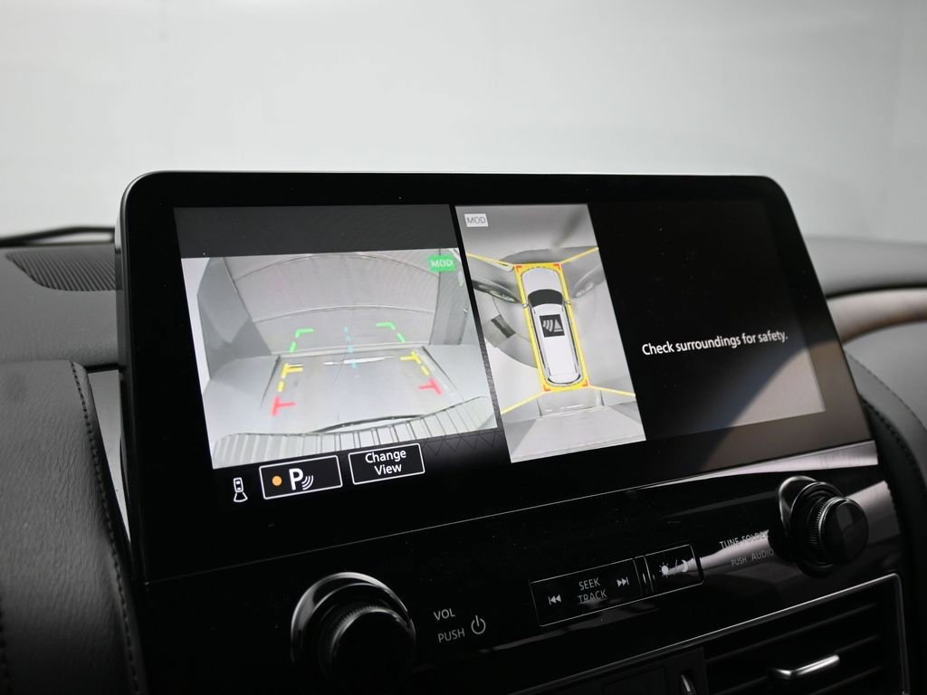 Used 2024 Nissan Armada SL image 17