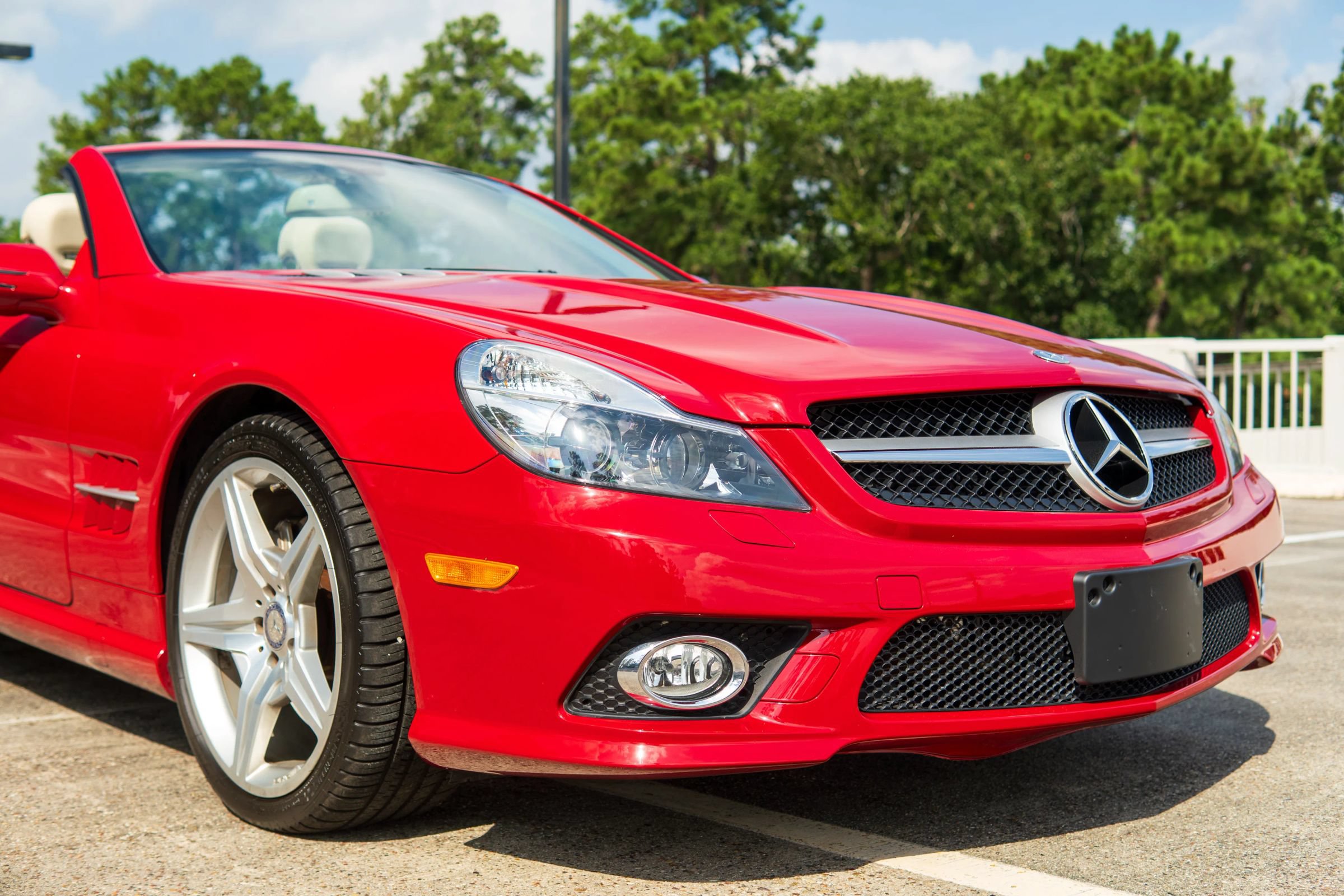Used 2011 Mercedes-Benz SL 550 image 16