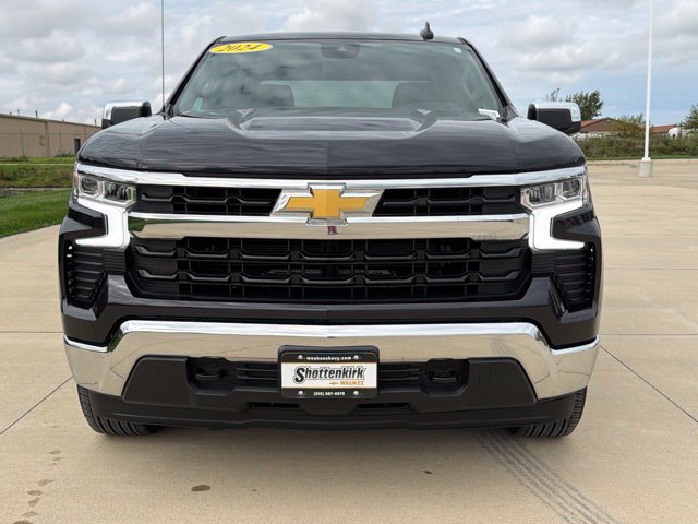 Used 2024 Chevrolet Silverado 1500 LT AWD/4WD image 3