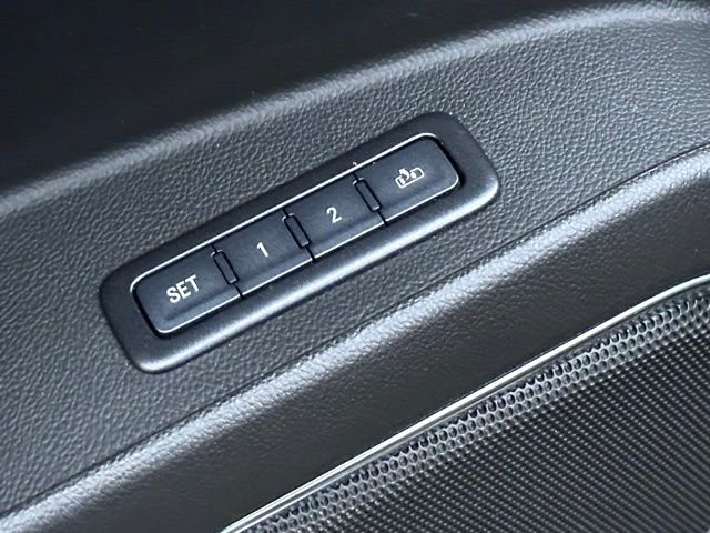 Used 2018 Chevrolet Suburban LT image 17