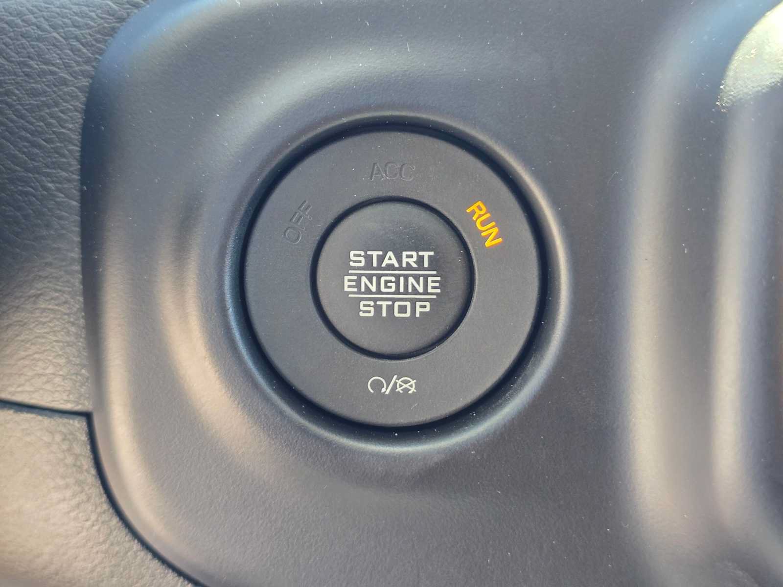 Used 2022 Jeep Wrangler Unlimited Sahara AWD/4WD image 35
