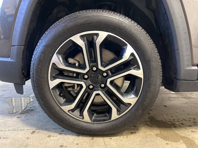 Used 2023 Jeep Compass Limited w/ Sun and Sound Group AWD/4WD image 10