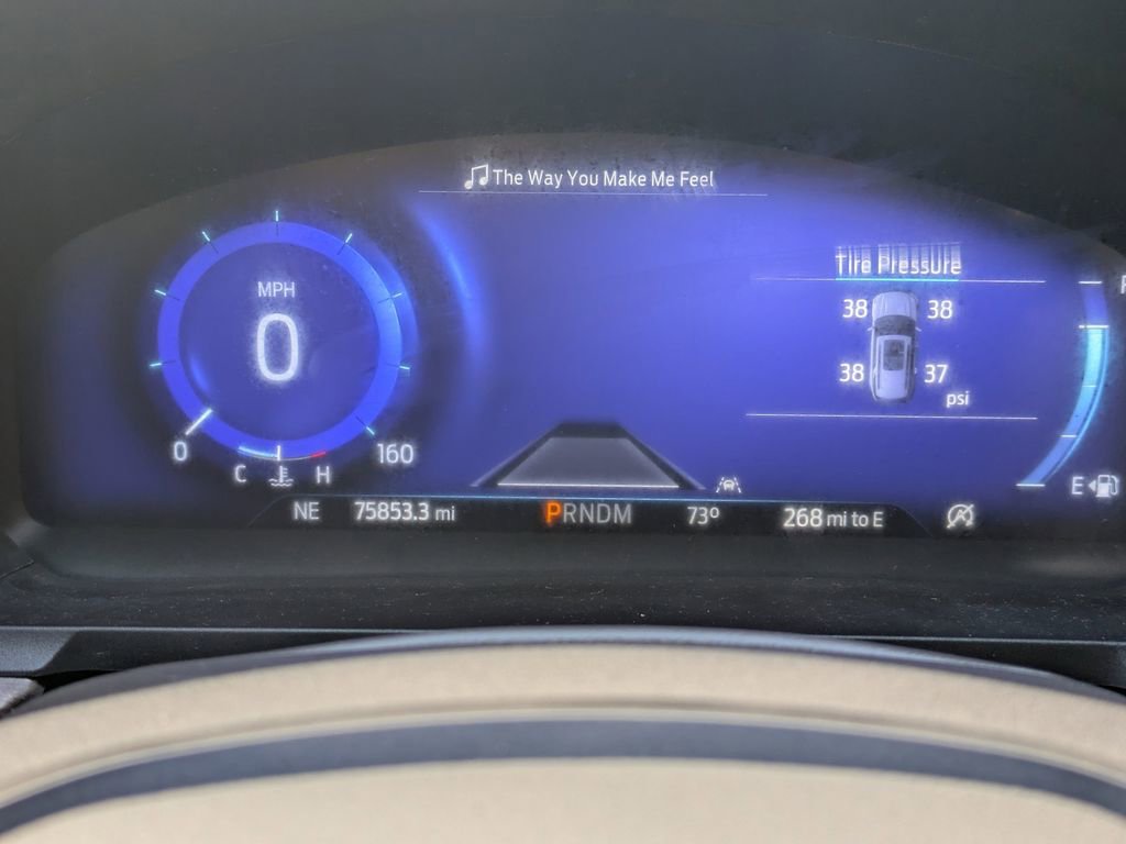 Used 2020 Ford Explorer Platinum w/ Premium Technology Package image 32