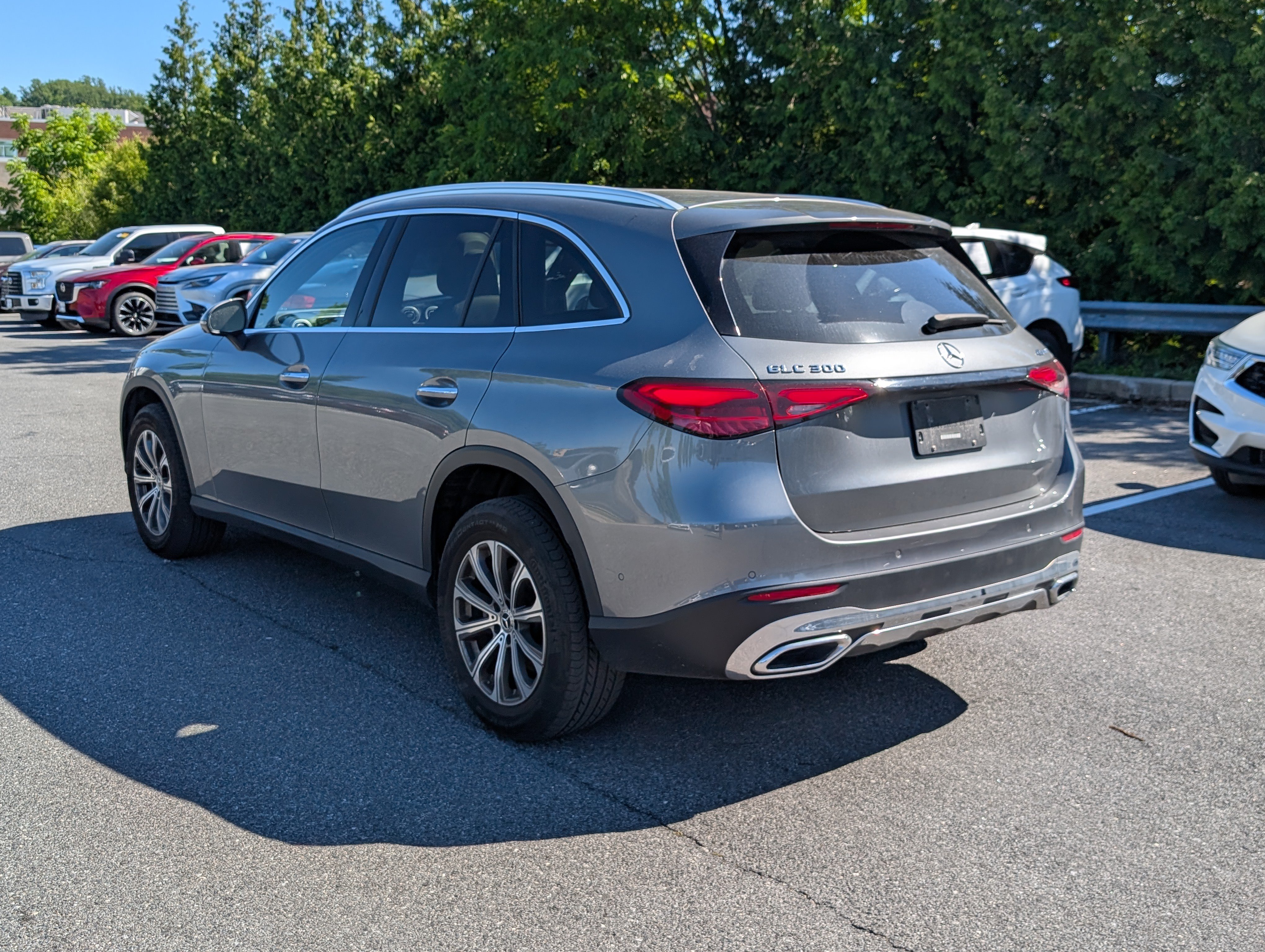 Used 2023 Mercedes-Benz GLC 300 4MATIC image 5